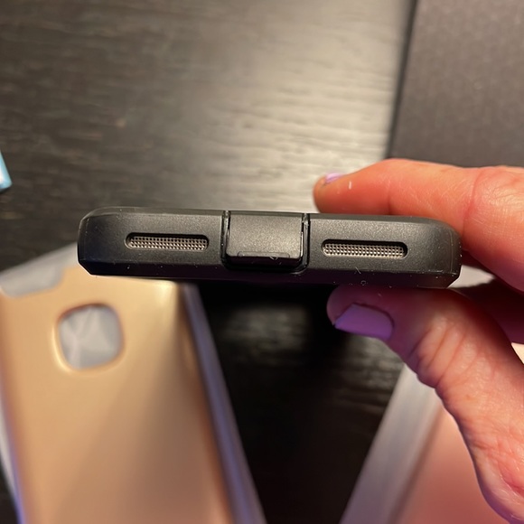 SUPCASE water resistant cellphone case for iPhone 8. - Picture 6 of 11